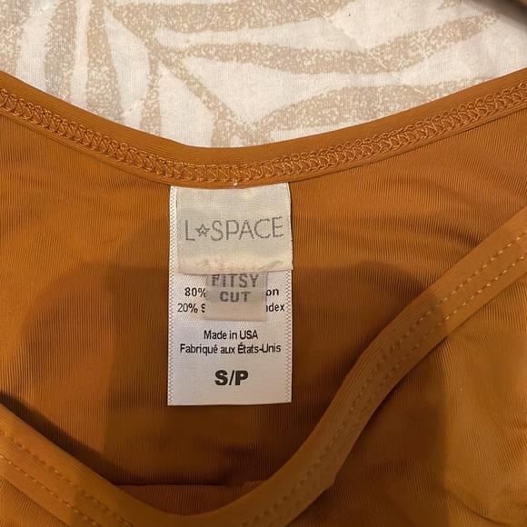 L*Space revolve 🤎hazelnut🤎 camellia top & whiplash bitsy bottoms size small - Picture 9 of 9